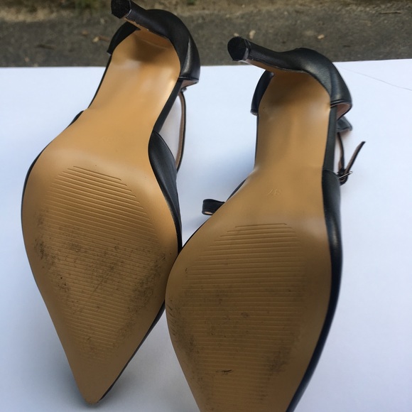 Black Stiletto Heel Criss Cross Strap Pumps - Picture 3 of 8